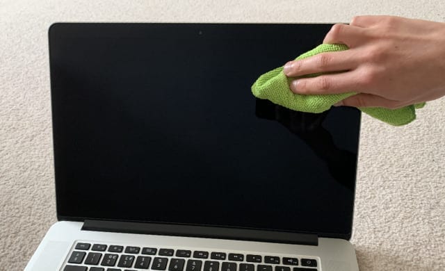 how to clean macbook